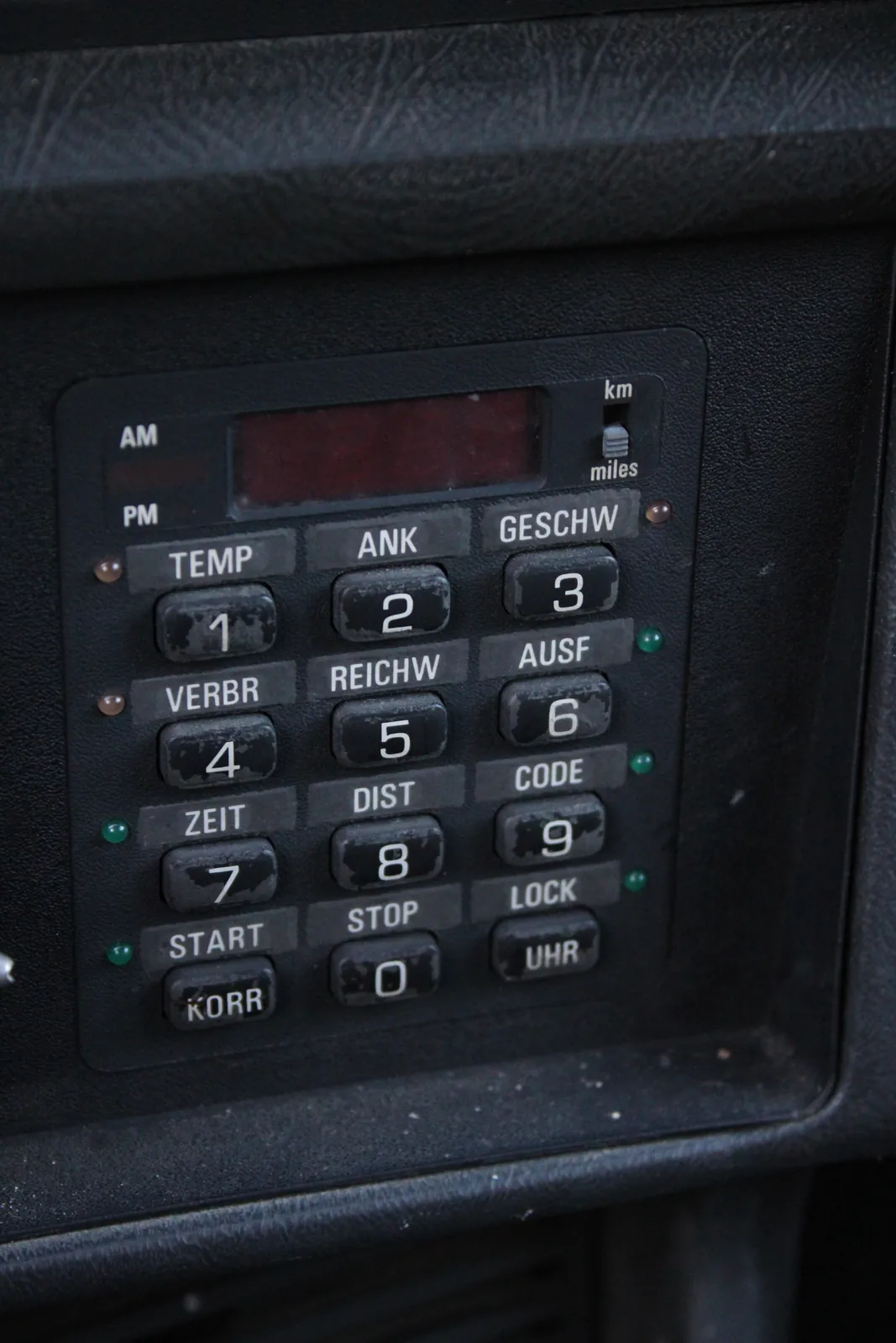 The 635’s original onboard computer keypad